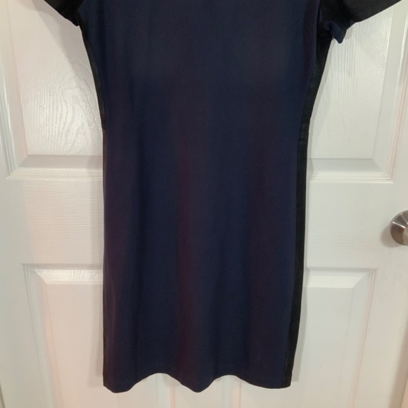 Theory Navy Lamb Black Trim Minimalist Dress Size 6 - Picture 3 of 9